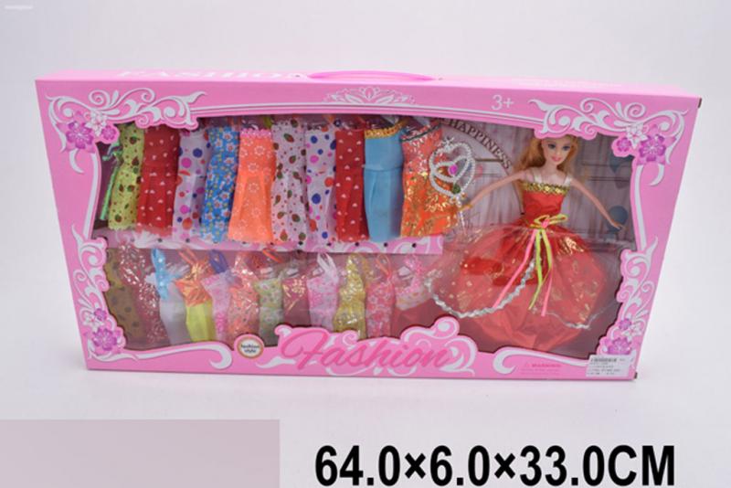 Кукла с набором платьев и аксессуарами в коробке