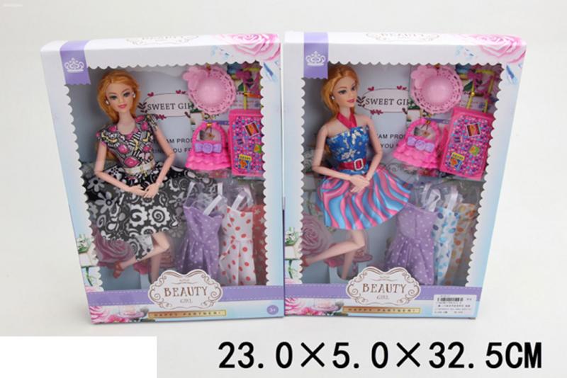 Кукла с набором платьев и аксессуарами в коробке 23*32